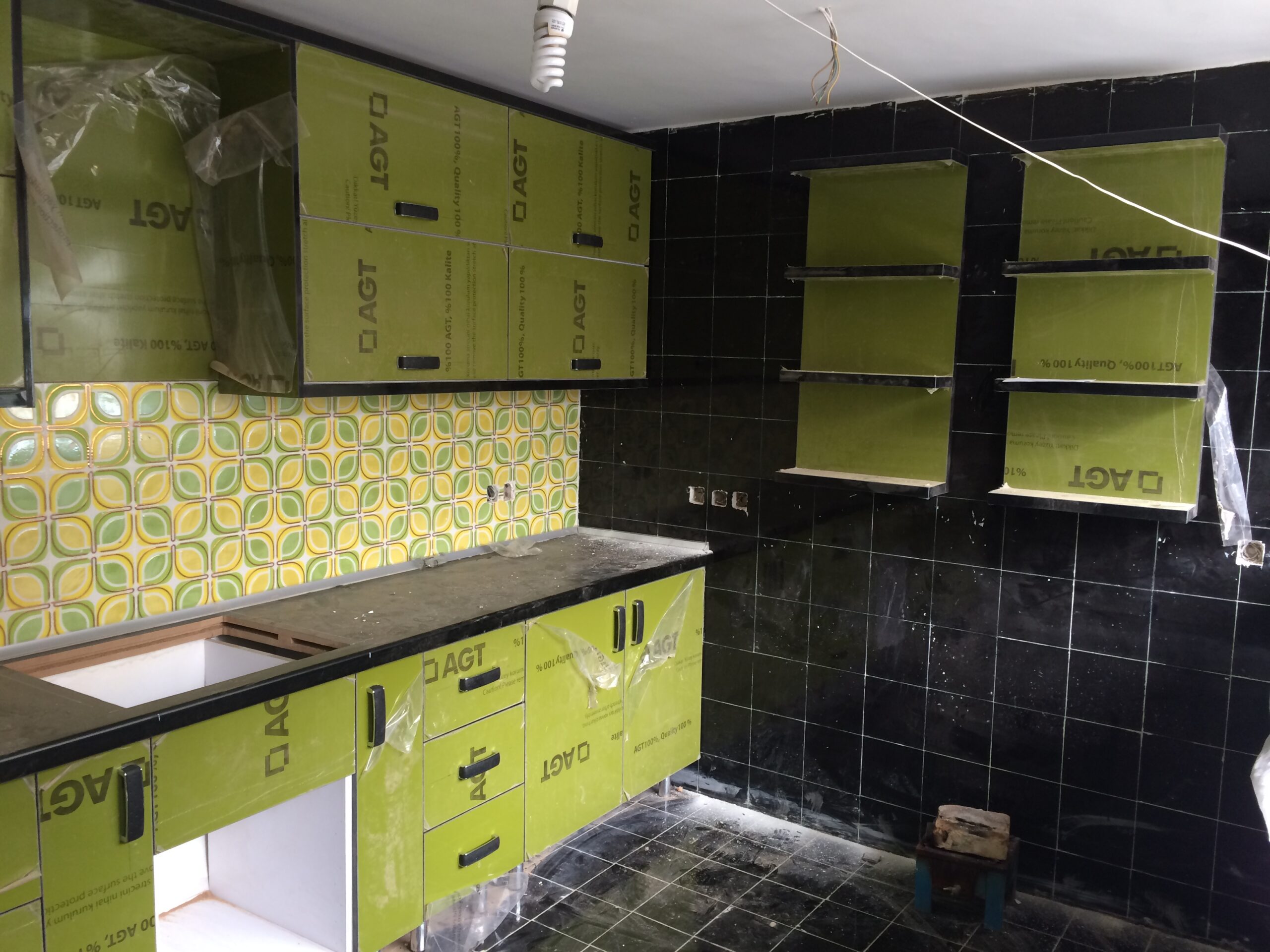 معایب کابینت هایگلاس 6