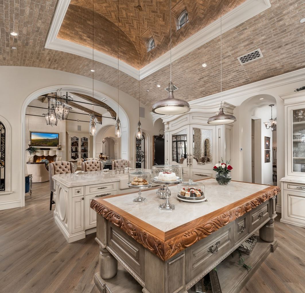 کابینت لاکچری ترکیب طوسی و سفید و قهوه ای