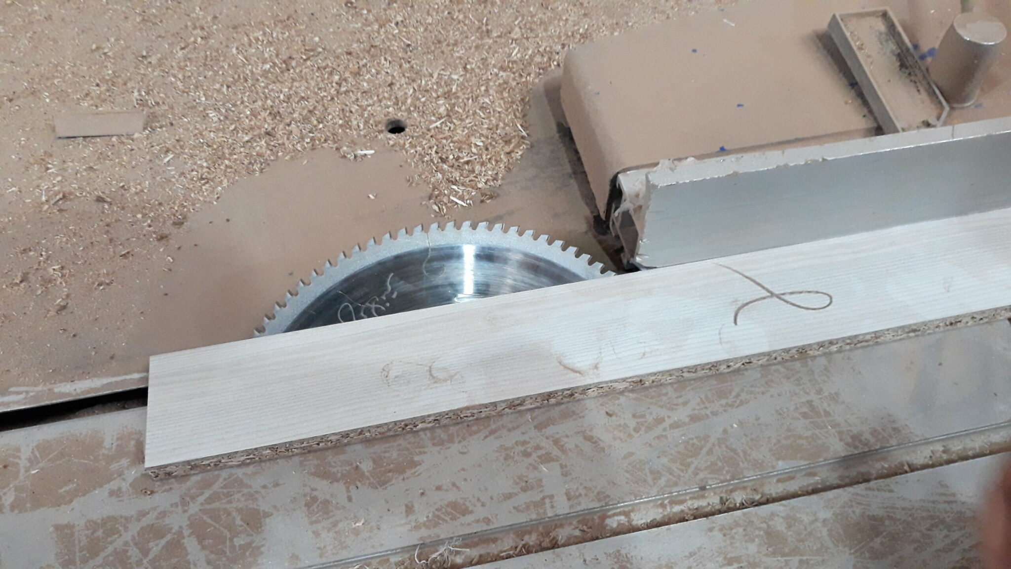 دستگاه برش چوب
