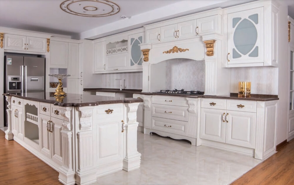 کابینت ممبران سفید طلایی با صفحه کابینت مشکی