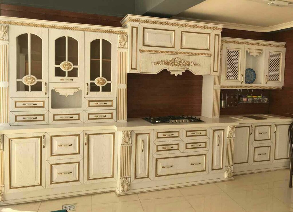 کابینت آشپزخانه کلاسیک ممبران با کاور هود و گاز رومیزی