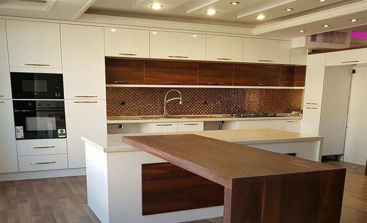 کابینت هایگلاس سفید قهوه ای