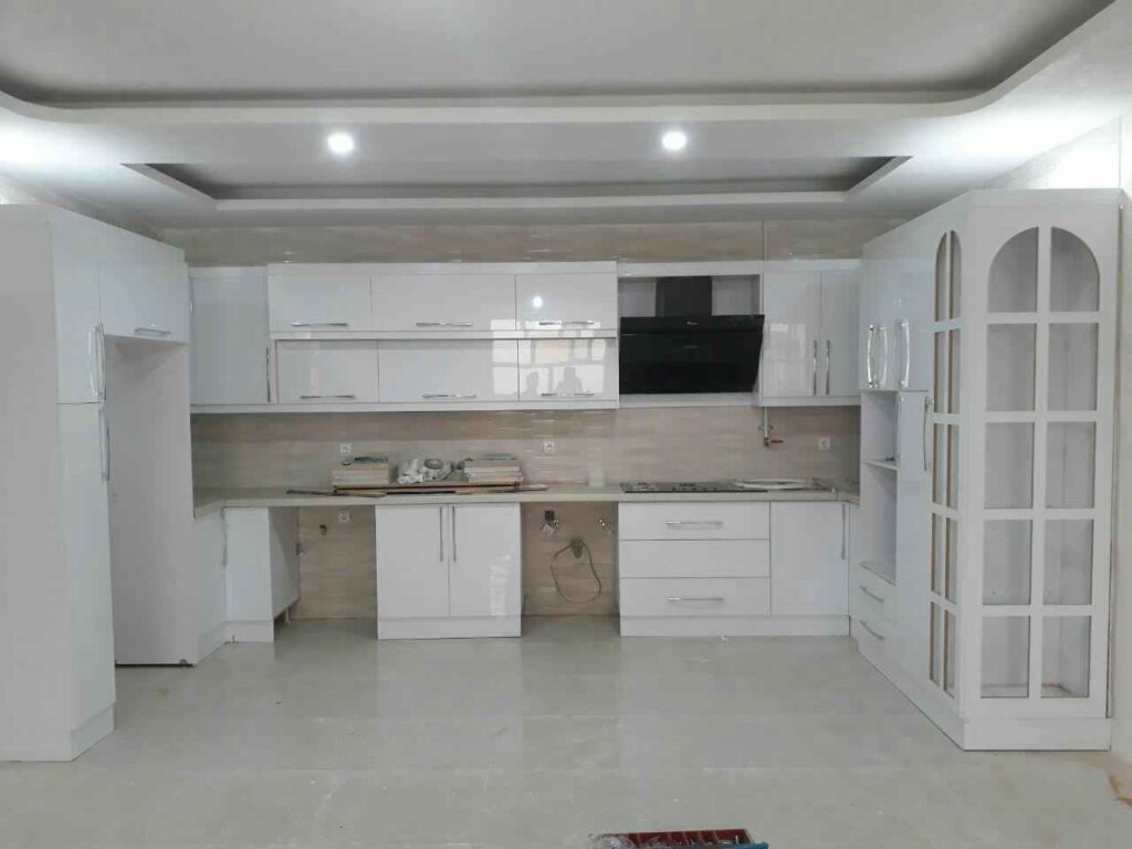 کابینت با متریال هایگلاس سفید