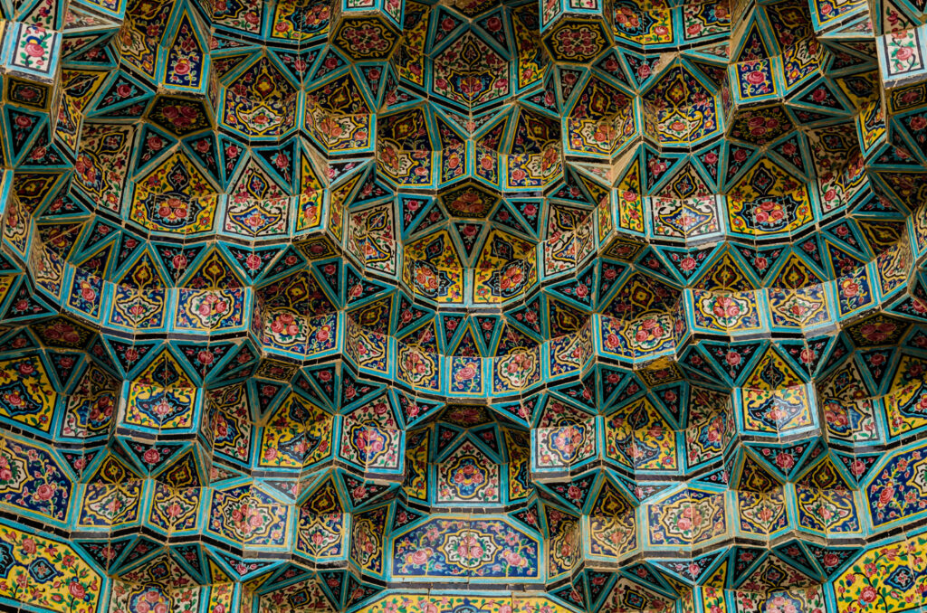 کاشی مقرنس