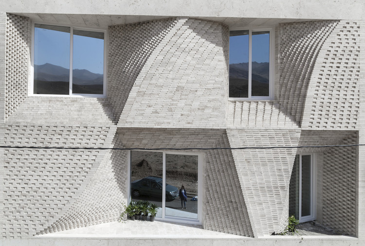 سنگ کاری نمای ساختمان (1)