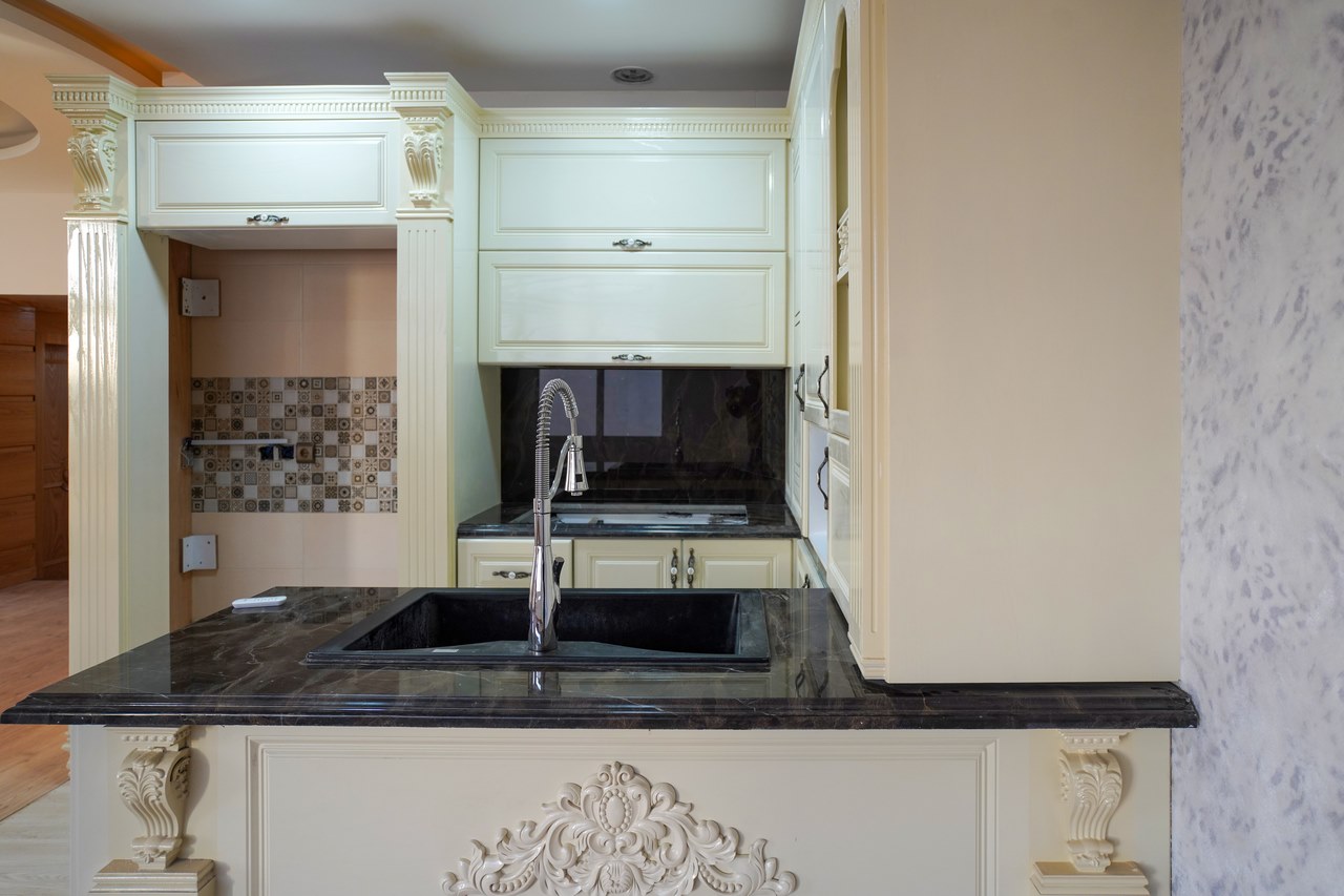کابینت روکش چوب کلاسیک رنگ سفید، محسن بختیاری اصفهان سلام ساختمان
