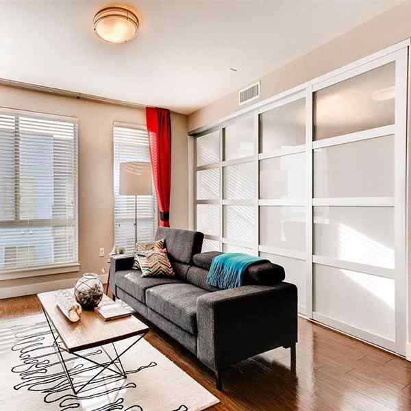 کمد دیواری با درب شیشه ای ریلی (3)