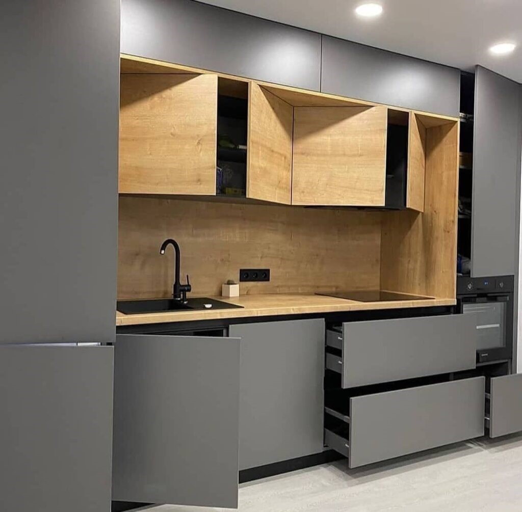مدل کابینت پلی اورتان طوسی با ترکیب چوب