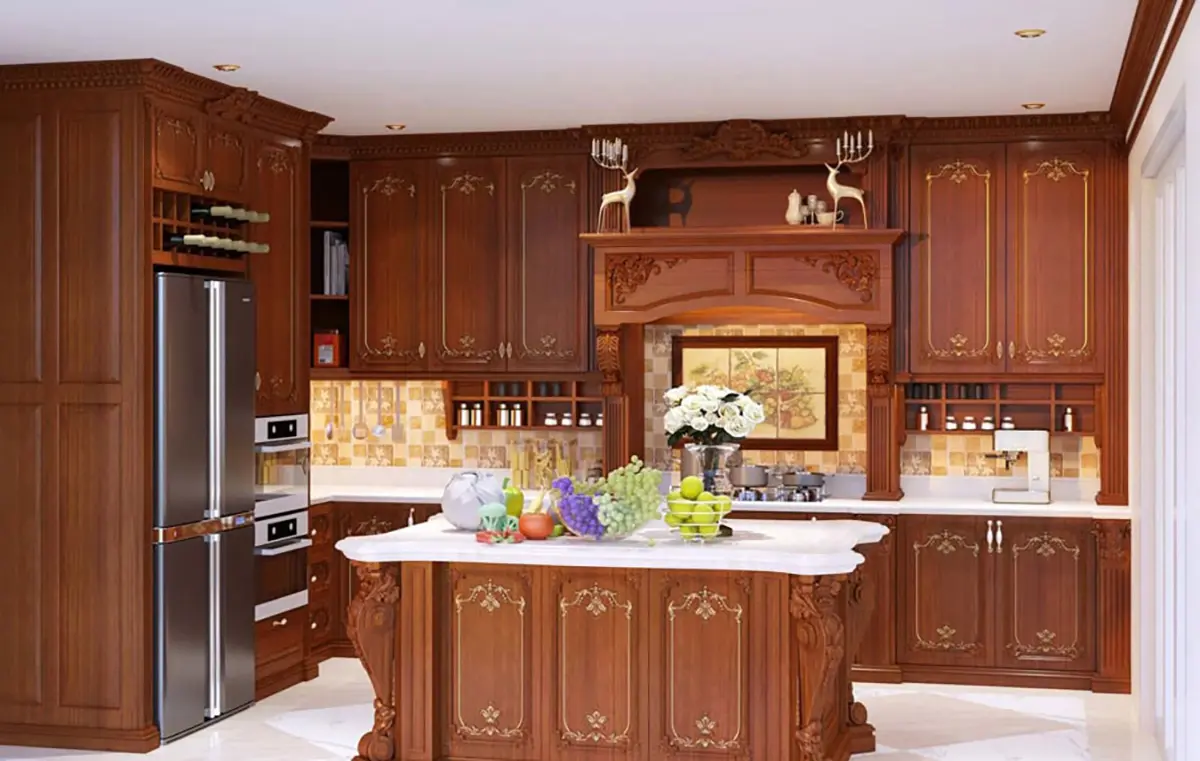 کابینت کلاسیک به رنگ قهوهای فندقی با منبتکاریهای طلایی و کانتر سفید