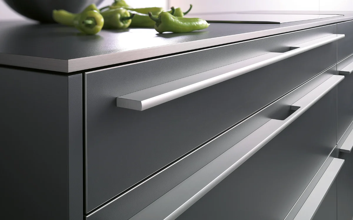 دستگیرههای استیل برای کابینت مدرن طوسی
