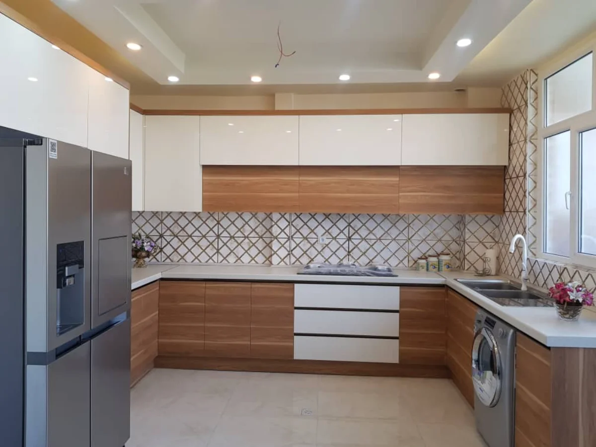 کابینت امدیاف سفید و قهوهای چوبی
