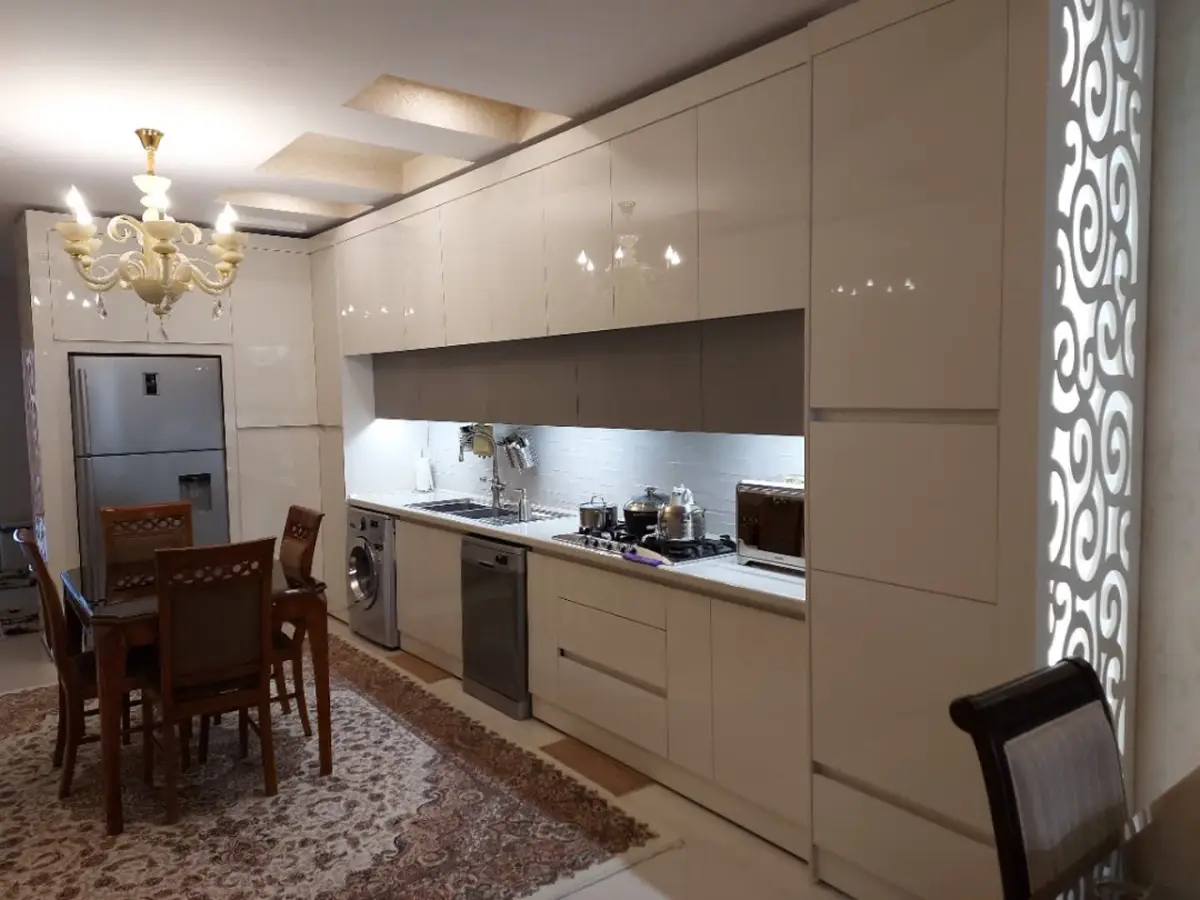 کابینت هایگلاس مدرن سفید