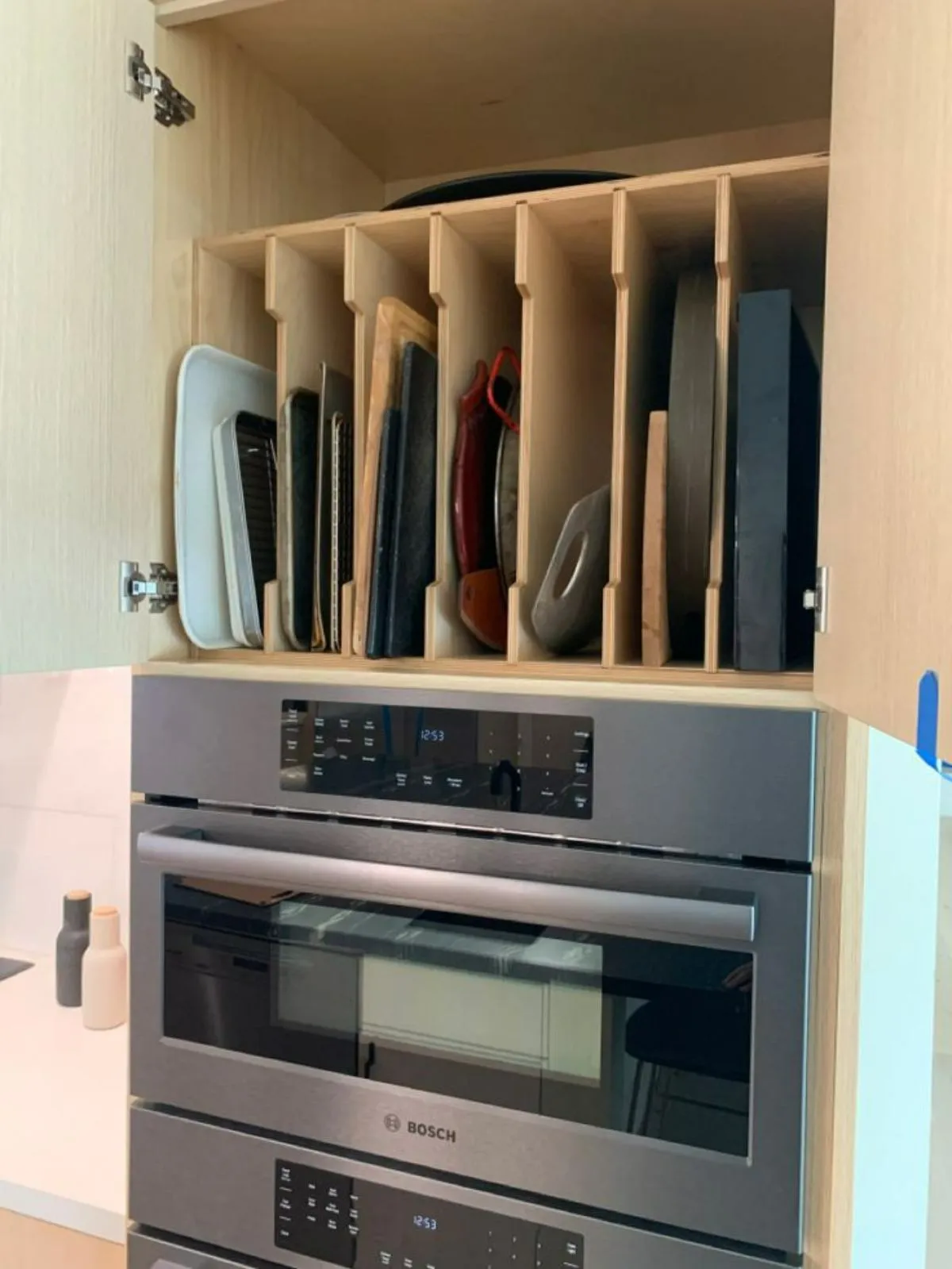تقسیمبندی فضای داخل کابینت و قرارگیری سینیها