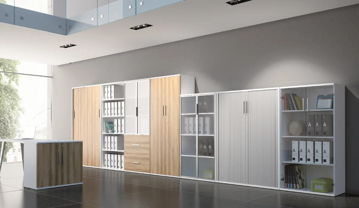 کابینت اداری مینیمال با ترکیب چوب روشن و طوسی روشن و شیشه