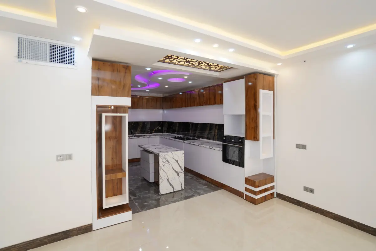 کابینت هایگلاس دوپله براق مدرن به رنگ بژ و سفید