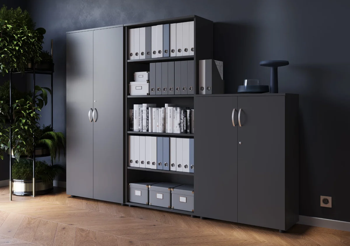 کابینتهای اداری مینیمال مشکی مات با دستگیرههای نقرهای