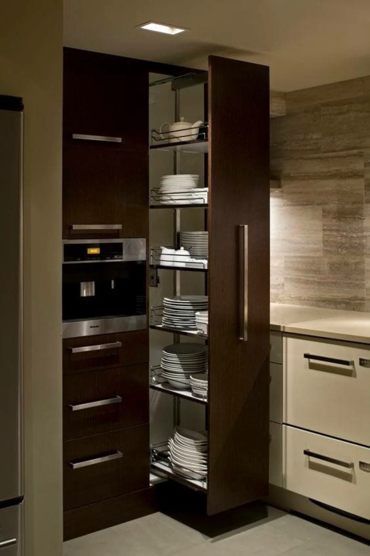 کابینت کمدی امدیاف قهوهای با سبد سوپرمارکتی برای جای ظروف چینی