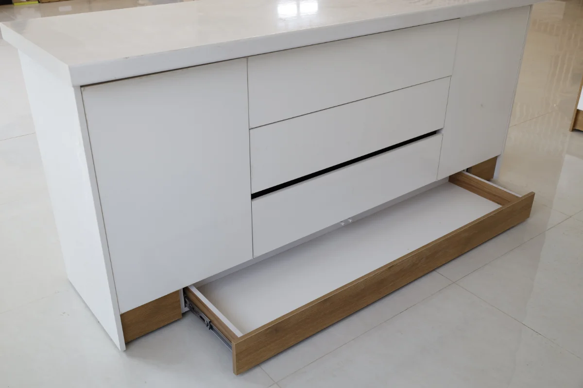 کشوی زمینی چوبی، زیرکابینت سفید